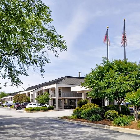 Motel 6 Fayetteville - I-95 Εξωτερικό φωτογραφία