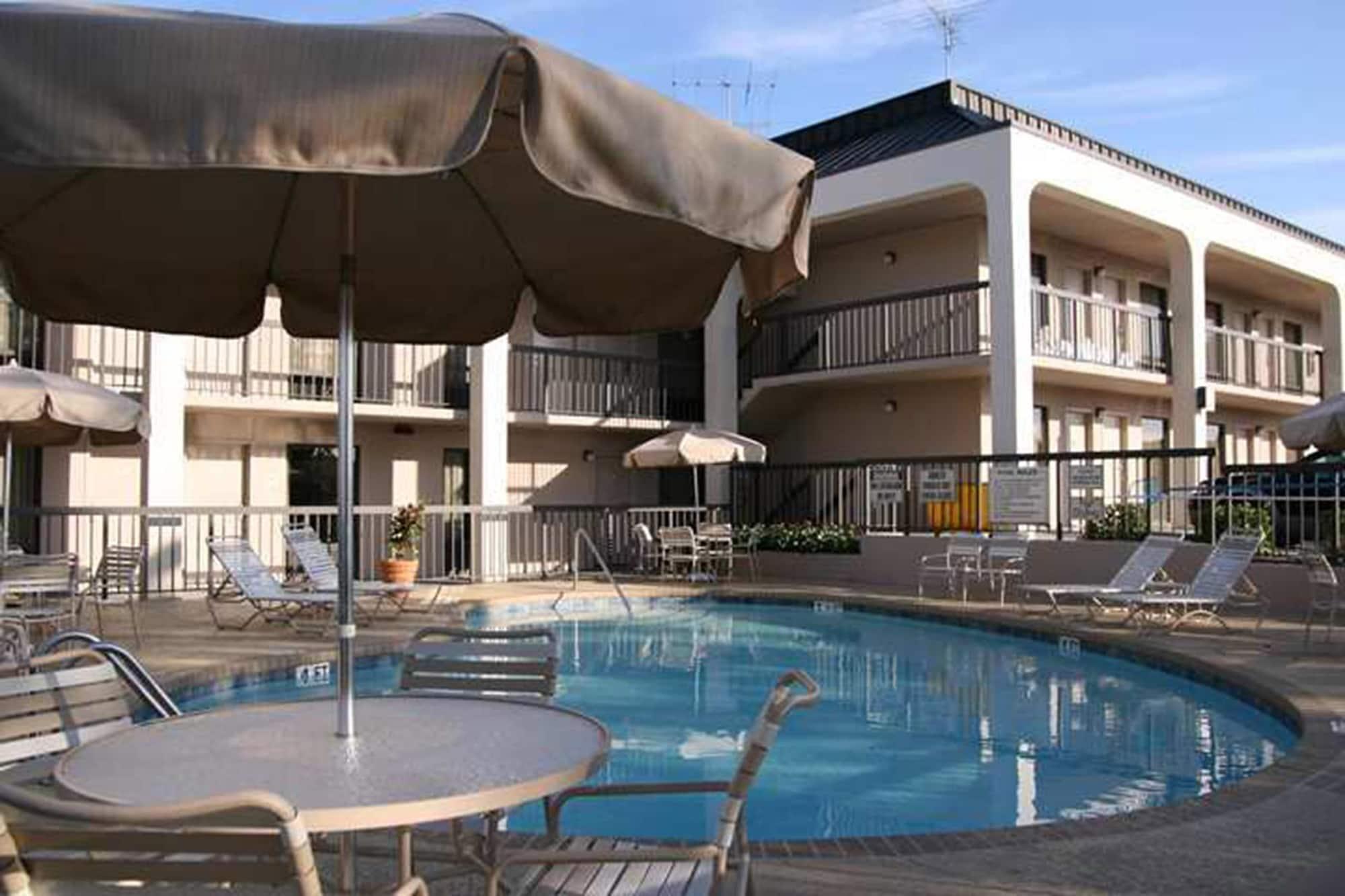Motel 6 Fayetteville - I-95 Εξωτερικό φωτογραφία