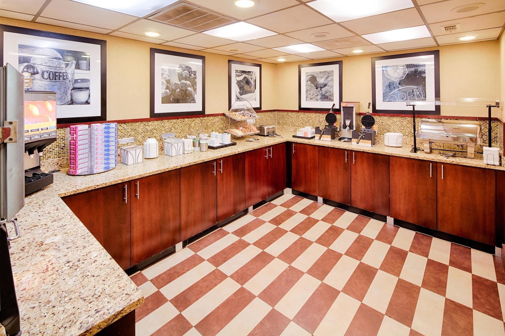 Motel 6 Fayetteville - I-95 Εξωτερικό φωτογραφία