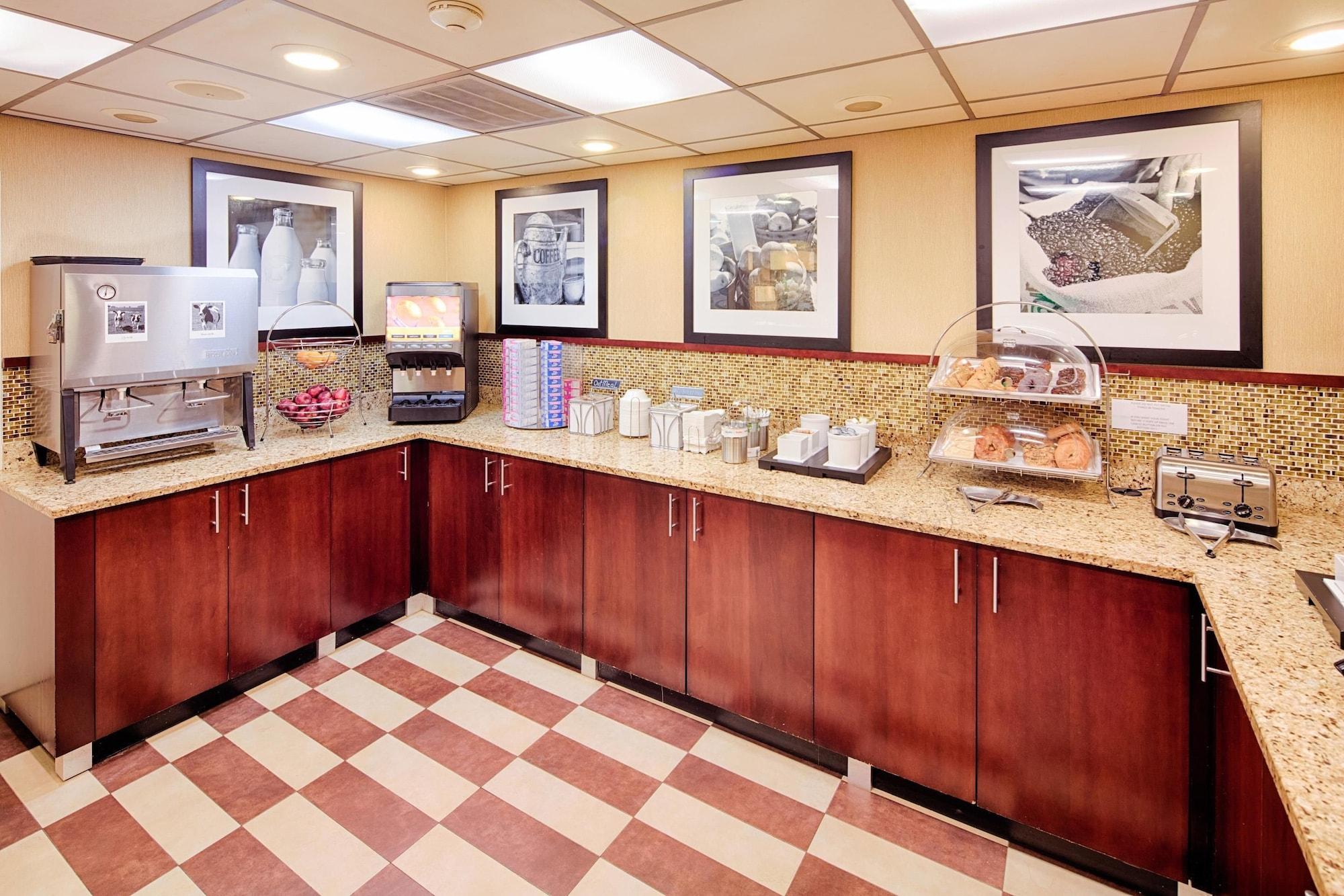 Motel 6 Fayetteville - I-95 Εξωτερικό φωτογραφία