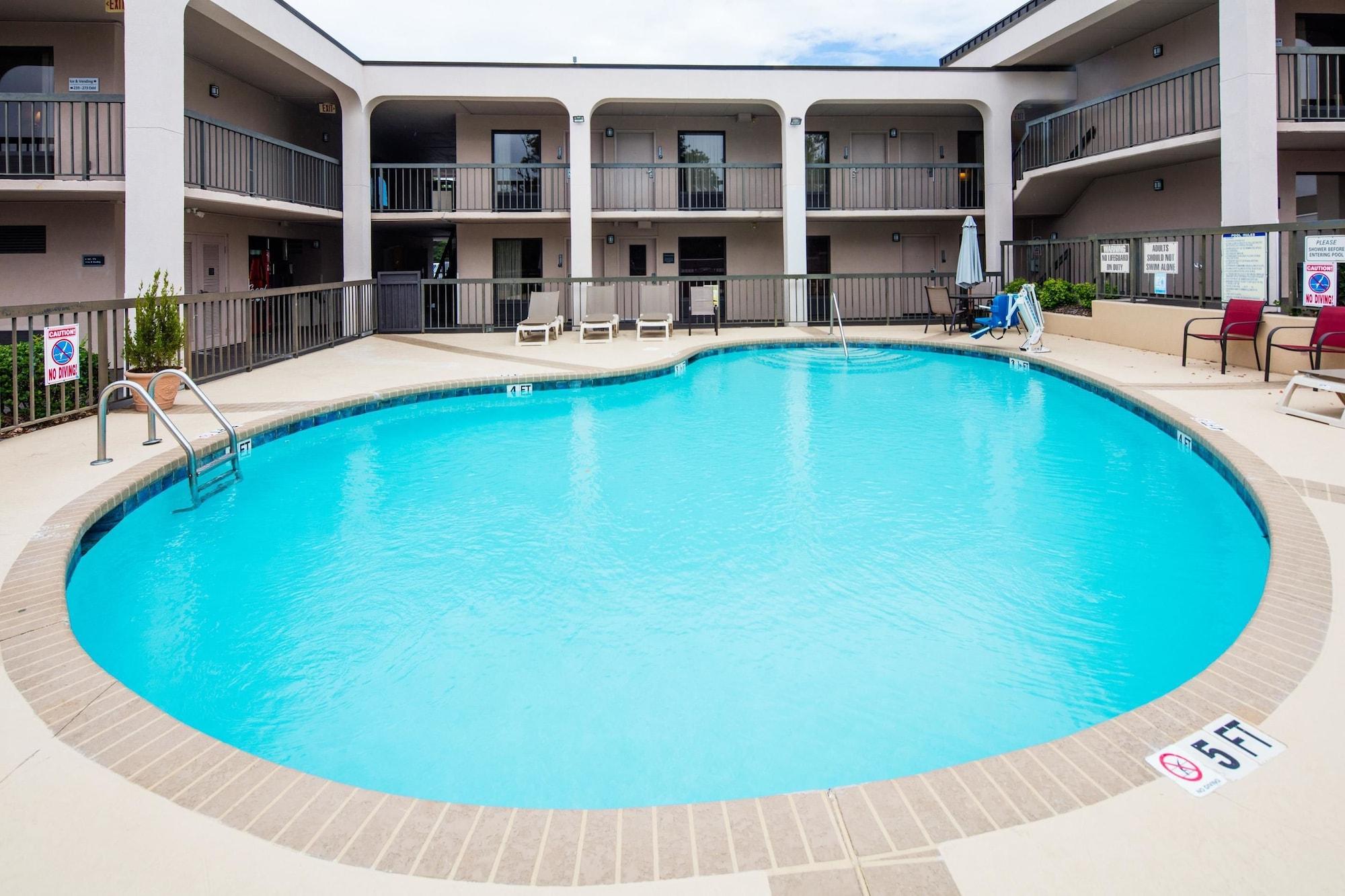 Motel 6 Fayetteville - I-95 Εξωτερικό φωτογραφία